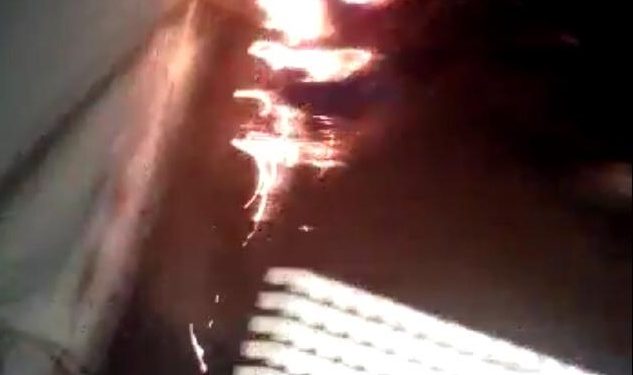 VÍDEO- MARAGOGI- Ventilador pega fogo em sala de aula em Ponta de Mangue.