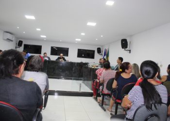 MARAGOGI- Professores lotam plenário da câmara e cobram direitos