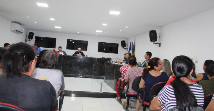 MARAGOGI- Professores lotam plenário da câmara e cobram direitos