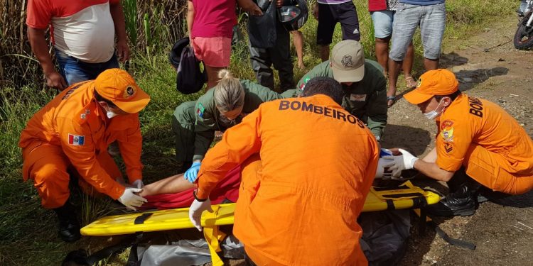 PORTO CALVO- Queda de moto deixa vítima bastante ferida na AL 105.