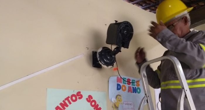 MARAGOGI- Após incêndio de aparelho, Secretaria de Educação substitui ventiladores em escola de Ponta de Mangue.