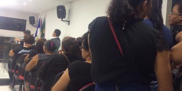 MARAGOGI- Professores se vestem de preto em protesto ao projeto dos precatórios do prefeito Sérgio Lira.