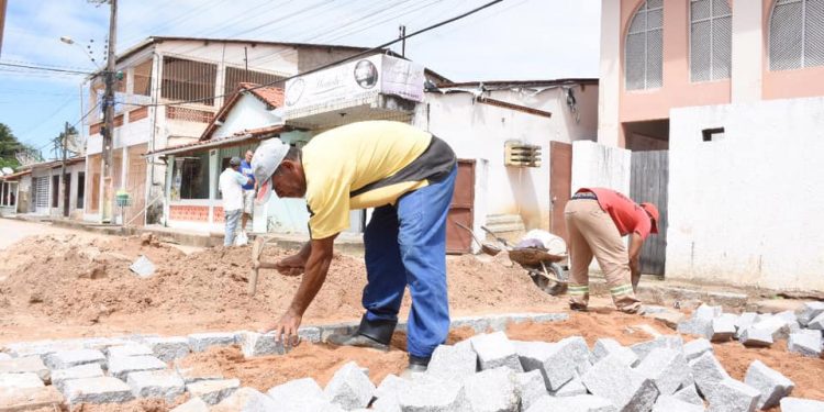 MARAGOGI- O sonho de vários moradores começa a ser realizados com calçamento em Barra Grande.