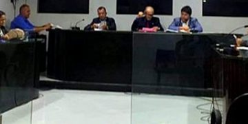 VEREADORES – Depois de várias sessões com câmara lotada de cidadãos, casa volta a esvaziar.