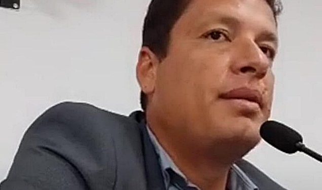 CÂMARA- Vereador Júnior fala em plenário sobre multa que levou depois de limpar o lixo do campo de Barra Grande.