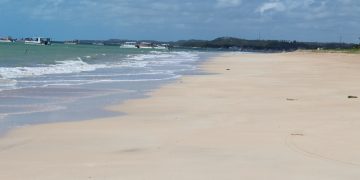 MARAGOGI- Após surgimento de óleo em praias, populares criam grupo de WhatsApp para monitoramento.