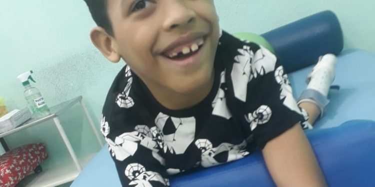 PORTO CALVO- Família de criança especial faz campanha para comprar cadeira de rodas adaptada.