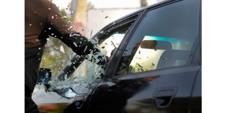 MARAGOGI- Veículos são arrombados na praia de Antunes e na Orla da cidade.