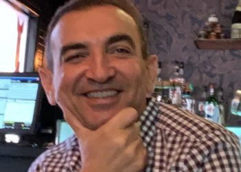 Ex-prefeito reage contra jornal sobre suposto caso amoroso com Conselheira do TCE/AL