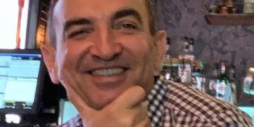 Ex-prefeito reage contra jornal sobre suposto caso amoroso com Conselheira do TCE/AL