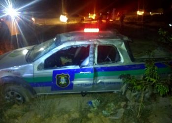 MARAGOGI- Rodrigo Lira perde controle de veículo da SMTT e capota na rodovia AL 101 norte
