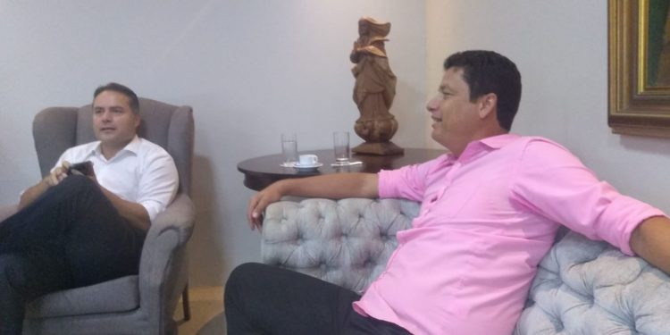 MARAGOGI-VÍDEO- Governador promete ao vereador Júnior de Barra Grande água para a Rua da Cerâmica