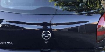 JAPARATINGA- Rapaz com problemas psicológicos danifica carro de prestanistas e é agredido fisicamente.