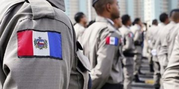 Com 451 militares afastados por covid, PM suspende férias para garantir policiamento