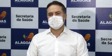 Sem lockdown, governador prorroga decreto, mantém medidas e foca na fiscalização do isolamento