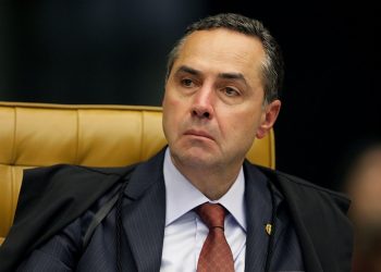 Covid-19: Ministro do TSE diz que eleição municipal pode ser dividida em 2 dias.