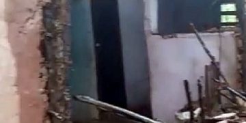 MARAGOGI — Devido às fortes chuvas, casa desaba no Deda Paes e lama toma conta da cidade.