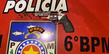 Homem é preso com arma de fogo em Japaratinga e moto roubada é recuperada em Maragogi.