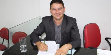 POLÍTICA- Vereador Euredes desiste da candidatura para apoiar Júnior de Jozemir.