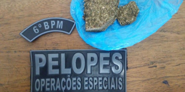 Em São Bento, jovem tenta fugir ao avistar viatura da PM e é preso com maconha.