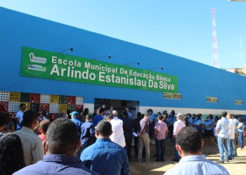Prefeito de Maragogi inaugura escolas, praça e lança pedra fundamental para obras do campo de futebol de Barra Grande