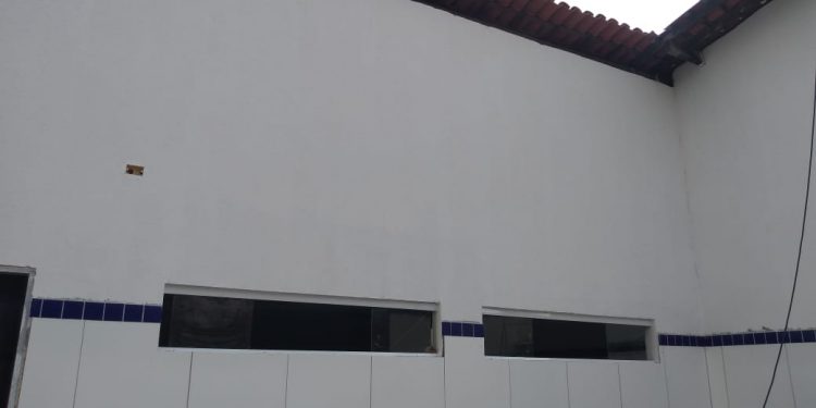 Prefeitura de Maragogi inicia obras de reconstrução da escola Antônio Verçosa em Barra Grande.