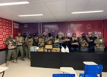 Polícia apreende drogas e submetralhadora em residência na parte alta de Maceió