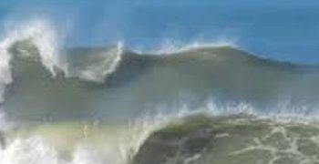 Marinha emite alerta de ressaca e recomenda que barcos pequenos não naveguem