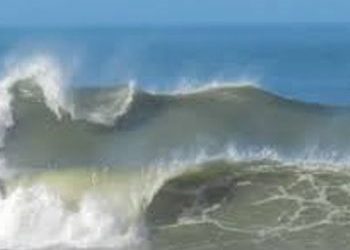 Marinha emite alerta de ressaca e recomenda que barcos pequenos não naveguem