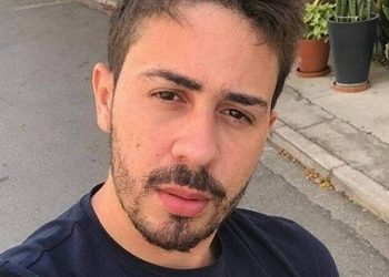 Moradores impedem que estátua de Carlinhos Maia seja instalada na cidade natal do influenciador