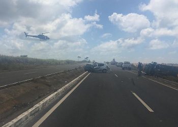 Grave acidente: carro se choca de frente com caminhão perto do Aeroporto de Maceió