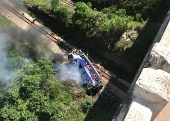 Acidente com ônibus de Mata Grande em Minas Gerais, deixa 16 mortos e 27 feridos. Prefeitura decreta luto oficial de três dias