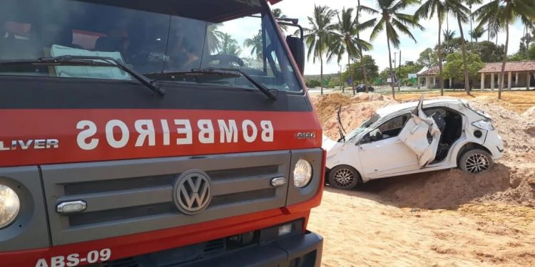 Acidente grave em Japaratinga deixa uma pessoa morta na AL 101 Norte