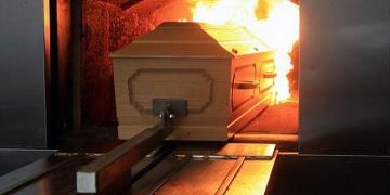 Mulher percebe que mãe estava viva momentos antes de cremação na Argentina