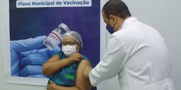 Maragogi vacinou a primeira pessoa contra o coronavírus nesta sexta (22)