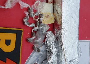 MARAGOGI — Três homens foram presos acusados de distribuir drogas em um Fiat Pálio