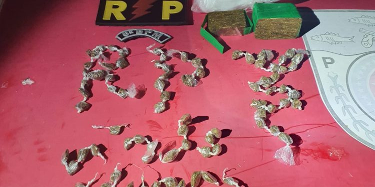 Dupla de menores é surpreendida pela polícia traficando drogas em Maragogi