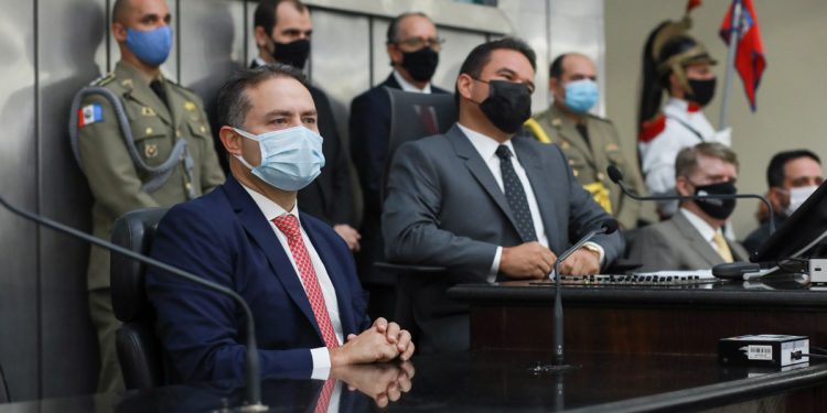 ALE: Governador participa da posse da Mesa Diretoria e destaca harmonia entre os poderes