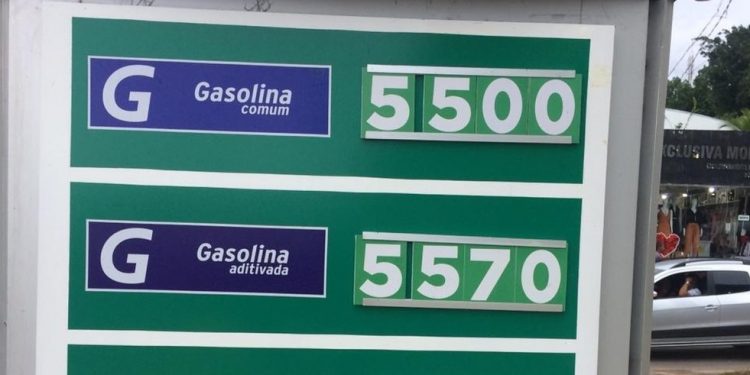 Após novo aumento da Petrobras, valor da gasolina chega a R$ 5,50 em Alagoas