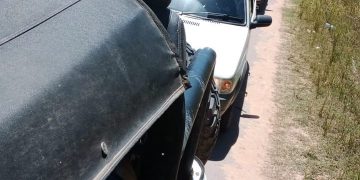 Na contramão das autoridades, comerciantes e empresários organizaram carreata em prol da reabertura do comércio