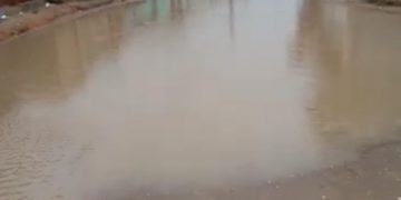 Morador de São Bento reclama da falta de calçamento em sua rua durante as fortes chuvas