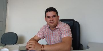 Vereador Júnior de Jozemir diz que projetos na câmara estão em andamento e que vereador Paulo Nunes está equivocado