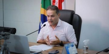 Alagoas segue na fase vermelha, mas comércio, bares e restaurantes vão funcionar no final de semana
