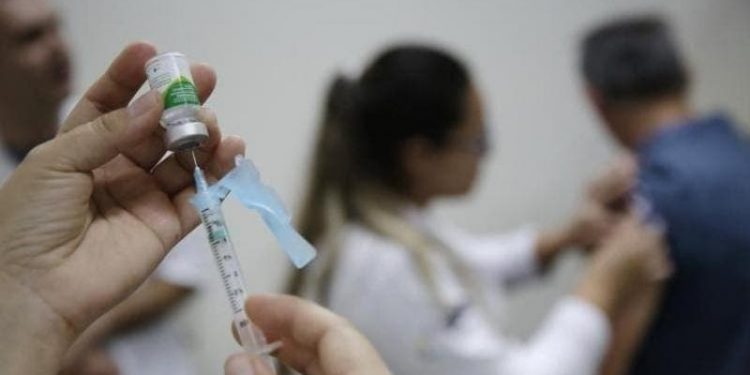 Maragogi inicia vacinação para pessoas com comorbidades ente 57 e 59 anos