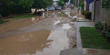 Empresários e nativos reclamam da falta de infraestrutura na Rua da Praia em Barra-grande