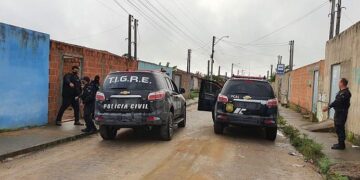 Operação combate suspeitos de tráfico e roubo de veículos em Maceió e no interior