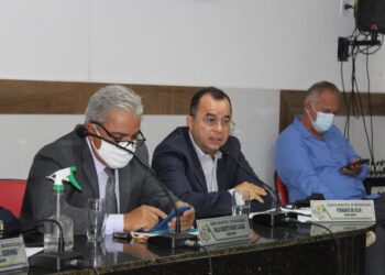 Vereador Fernando da Skol faz apelo ao Município para ajudar a associação de taxistas de Maragogi