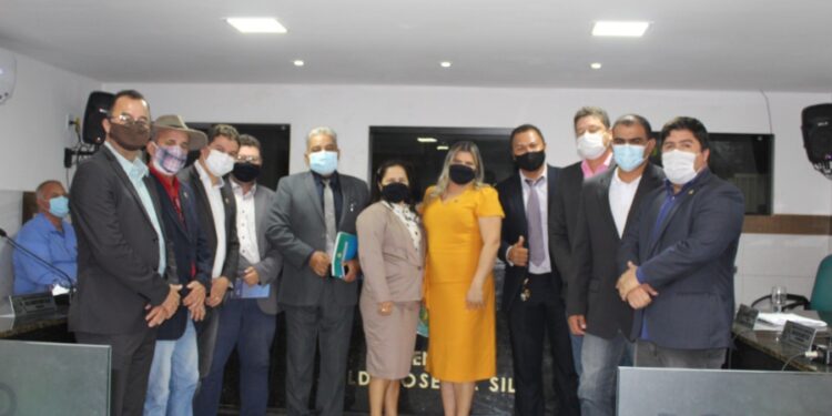 Suplente Alcione Pinto assume vaga de Dani da Elba; vereadores contemplam a sua chegada