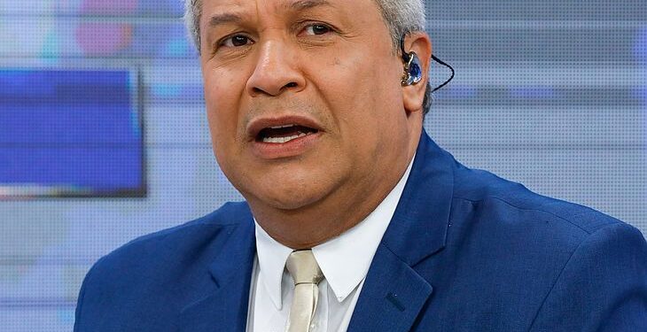 MPF propõe ação milionária contra Rede TV! e Sikêra Jr. por homofobia