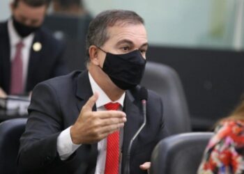 PL proíbe “revista” de compras na saída de mercados e supermercados em Alagoas